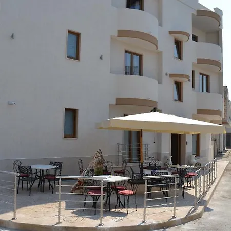 Coppularossa Carmela Bed & Breakfast